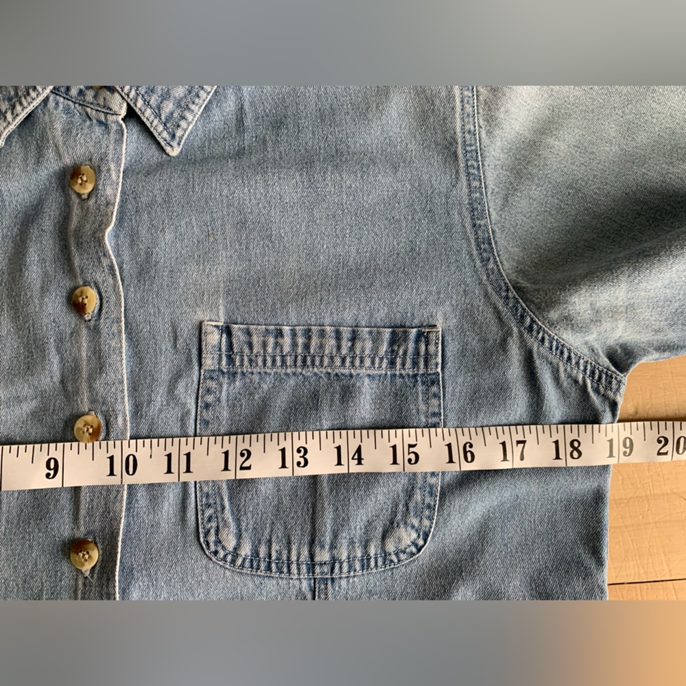 VINTAGE - Nevada Denim Button-Up Shirt | Light Wash Cotton | 90s Minimalist - Picture 6 of 11